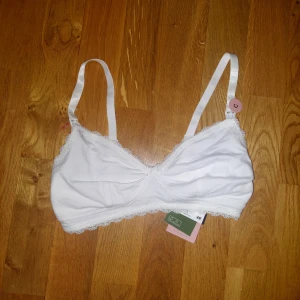 Bh - Prislappen sitter kvar (aldrig använd)