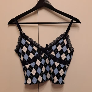 Linne storlek S - Fint linne, ny skick fast använd några gånger 