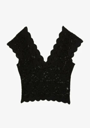 Spets topp  - Säljer denna populära spetstoppen från stradivarius. Endast använd en gång. Storlek S. 