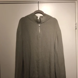 Mint green sweatshirt  - Bra skick, använt få tal gånger. Inga fläckar eller fel. 