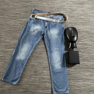 Tommy Hilfiger jeans 👖🐯 - Säljer min Tommy Hilfiger jeans som inte kommer till användning! Skit snygga, Cond 9/10! Baggy