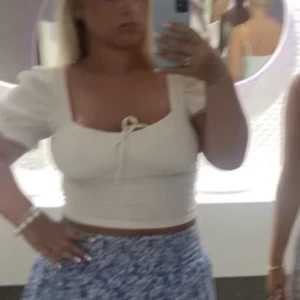 Vit topp från ginatricot  - Jättesöt vit topp från Gina💘