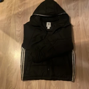 Jacka Adidas - Bra skick skriv om prisförslag 