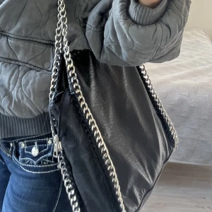 Tiamo Priscilla väska l  - Väska i bra skick 