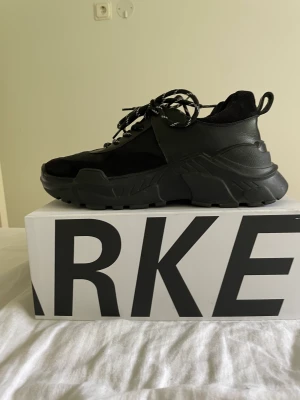 Sneakers  - Street Mkt gott skick