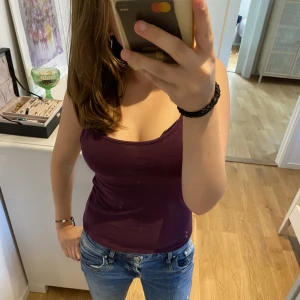 fint lila linne - säljer detta linne för de e nt riktigt min färg, väldigt bra skick