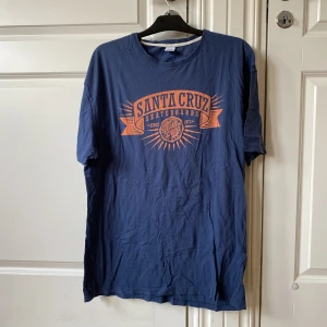 Santa Cruz tshirt - Snygg santa cruz tisha knappt använd. Strl XL