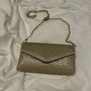 Mini väska - Endast använd en gång så dem är så gott som ny🫶🏼