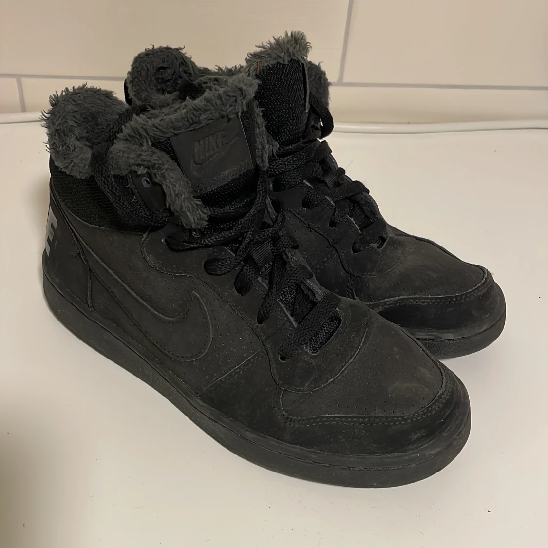 Nike Court Borough Mid Vinterfodrad