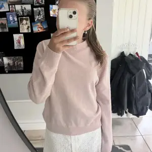 Rosa stickad tröja ifrån Zara! Köp direkt för 250💗 storlek S. Lånad bild