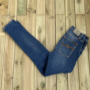 Nudie Jeans  - Nudie Jeans - storlek 30/34 - varan är i jätte fint, inga flaws - vid frågor eller funderingar är det bara att skriva! 