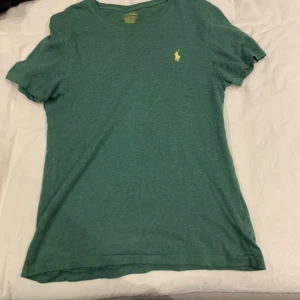 Ralph lauren tshirt - S slimfit supet skick nypris 800