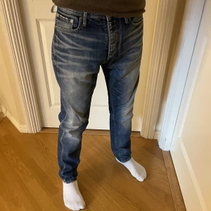 Jack & Jones vintage jeans - Tja säljer nu mina riktigt snygga jeans i riktigt bra skick, hör av dig vid frågor eller funderingar😀