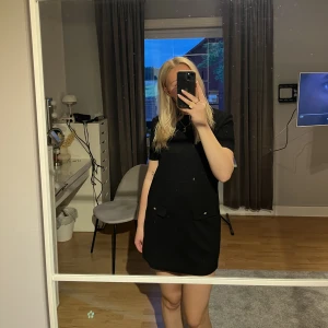 Svart klänning - Svart klänning från zara, använd 2 gånger🩷