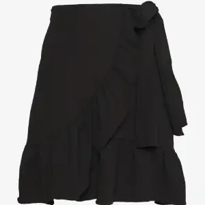 En helt oanvänd kjol från vero moda med prislapp kvar 😇😊 nypris 300kr 