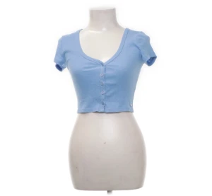 Topp från pacific republic  - Topp köpt från zalando i storlek 36. Har använts men är fortfarande i bra skick 