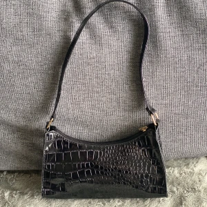 Svart handväska - Superfin svart handväska i nyskick