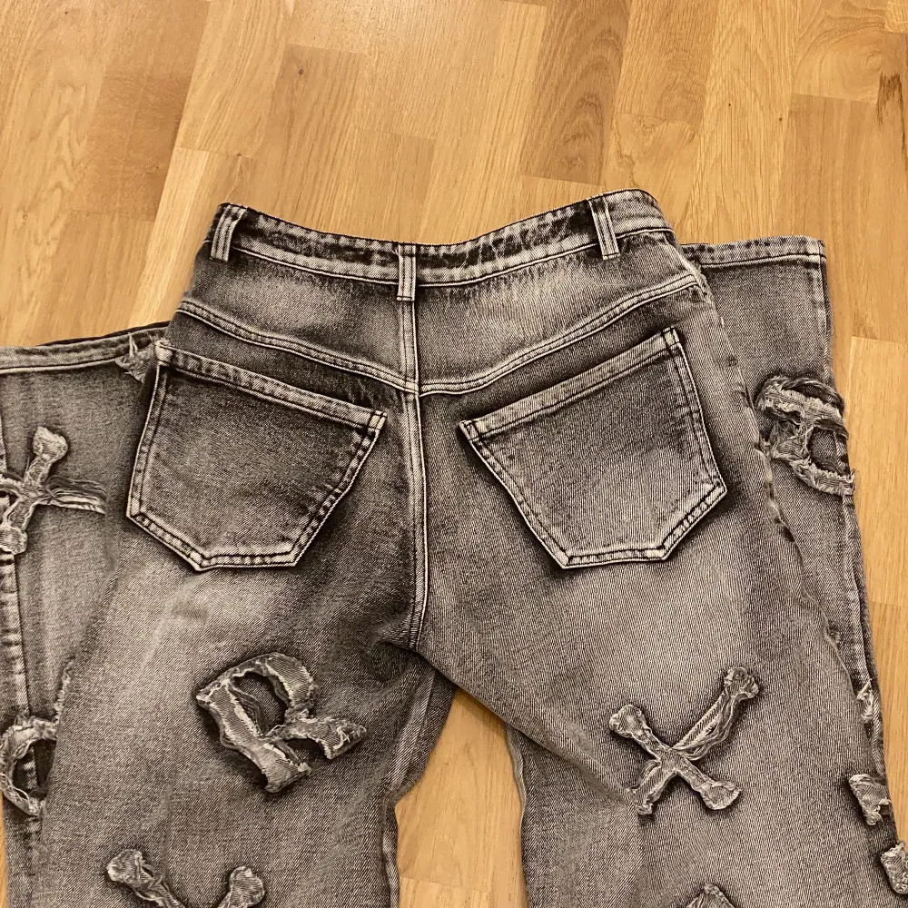 Super snygga jeans, använda 1 gång ❤️köpte för 1200. Jeans & Byxor.