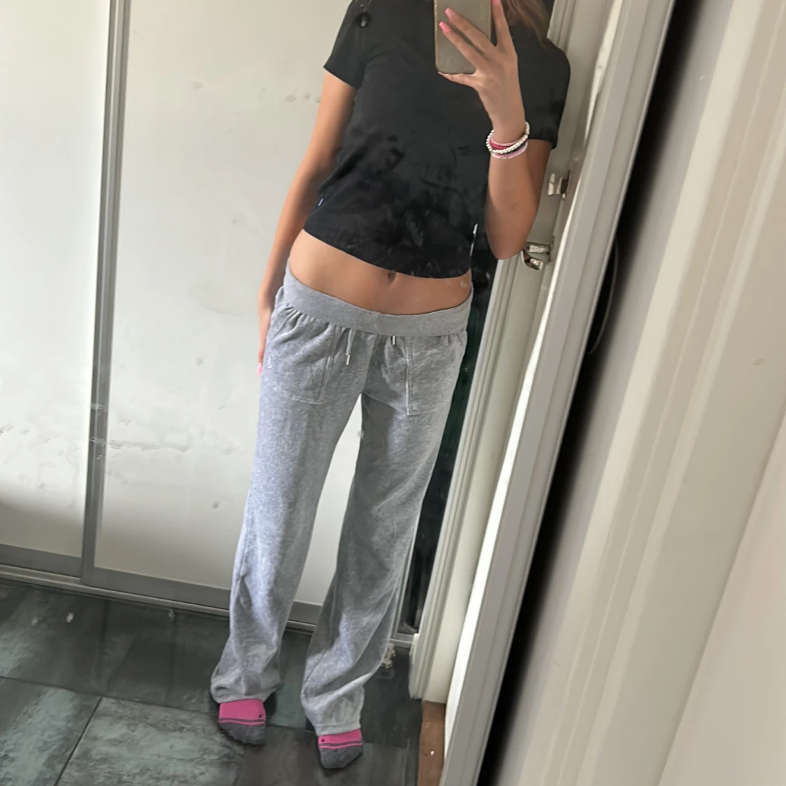 Gråa juicy couture byxor - 91