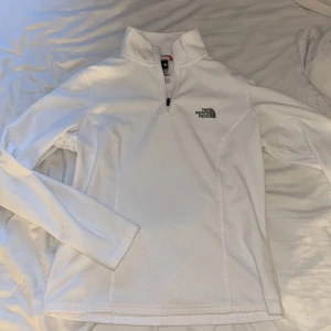 North face fleece - Jättesnygg north face fleece i nyskick💕 