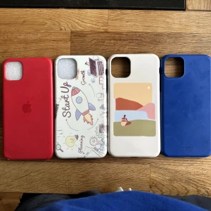 Telefonskal  - Telefonskal för iPhone 11 Pro Max. Alla skal för 129kr förutom den röda från Apple för 200kr. Skriv för mer info 