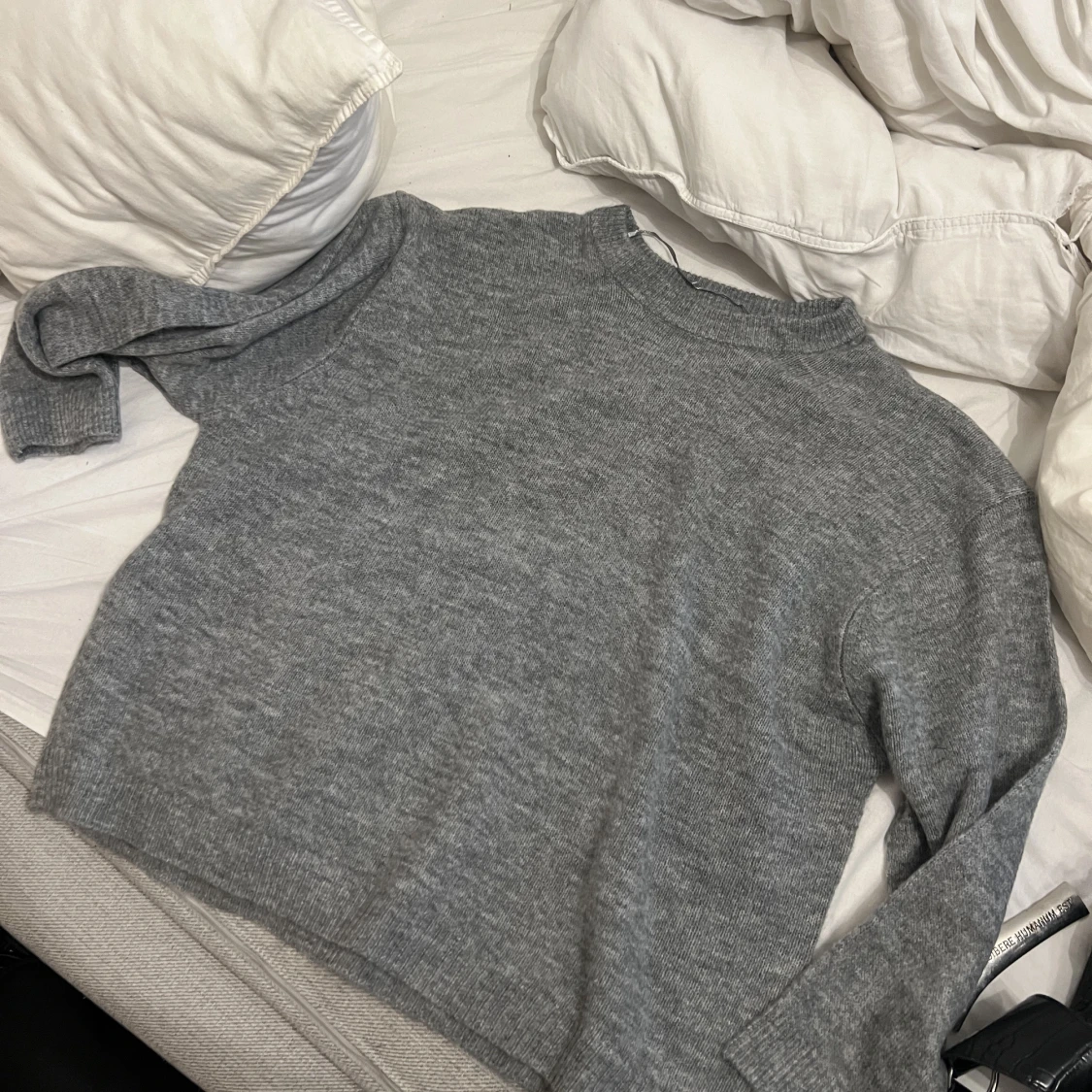 Grå stickad  - 91