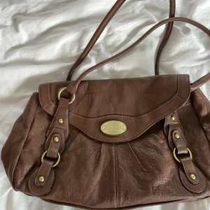 Rosetti newyork handväska  - En riktig snygg handväska!! En perfekt skolväska som är både fin och rymlig!!💗👜