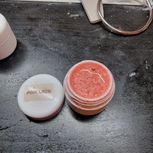 Glitter gele  - Matt gele glitter från light elegance-pink lace, perfekt för en spets look på naglarna 