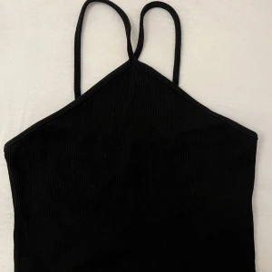 Topp!! - Superfin topp med öppen rygg✨