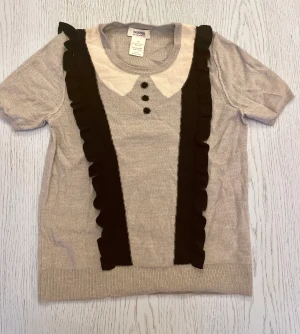 Top från Sonia Rykiel  - Preppy top från Sonia Rykiel. Mycket bra skick. 