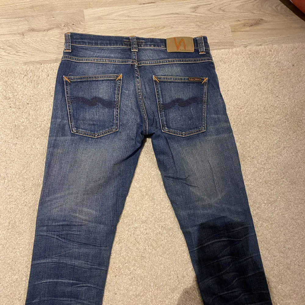 Säljer ett par schyssta och stilrena nudie jeans skicket är 9/10. Jeans & Byxor.
