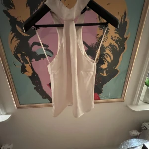 Topp - Säljer denna party topp bara andvänd 1 gång!🌸