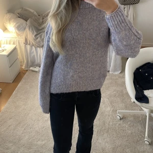 Stickad tröja - Lila stickad tröja igen veromoda, nästan aldrig använd 