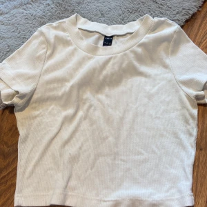 Vit topp - Använd några gånger,