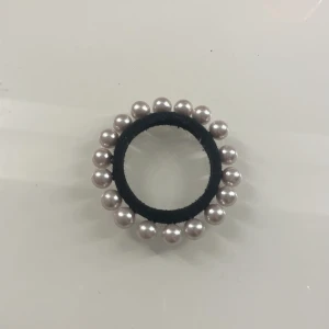 Fin pärl gummisnodd🩷 - Rosa snodd från ur och penn! Snygg och passar allt🩷30 ink frakt!