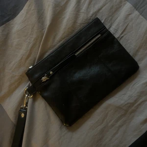 Handväska - Jätte söt väska från Åhléns, som tyvärr inte kommer till användning💞