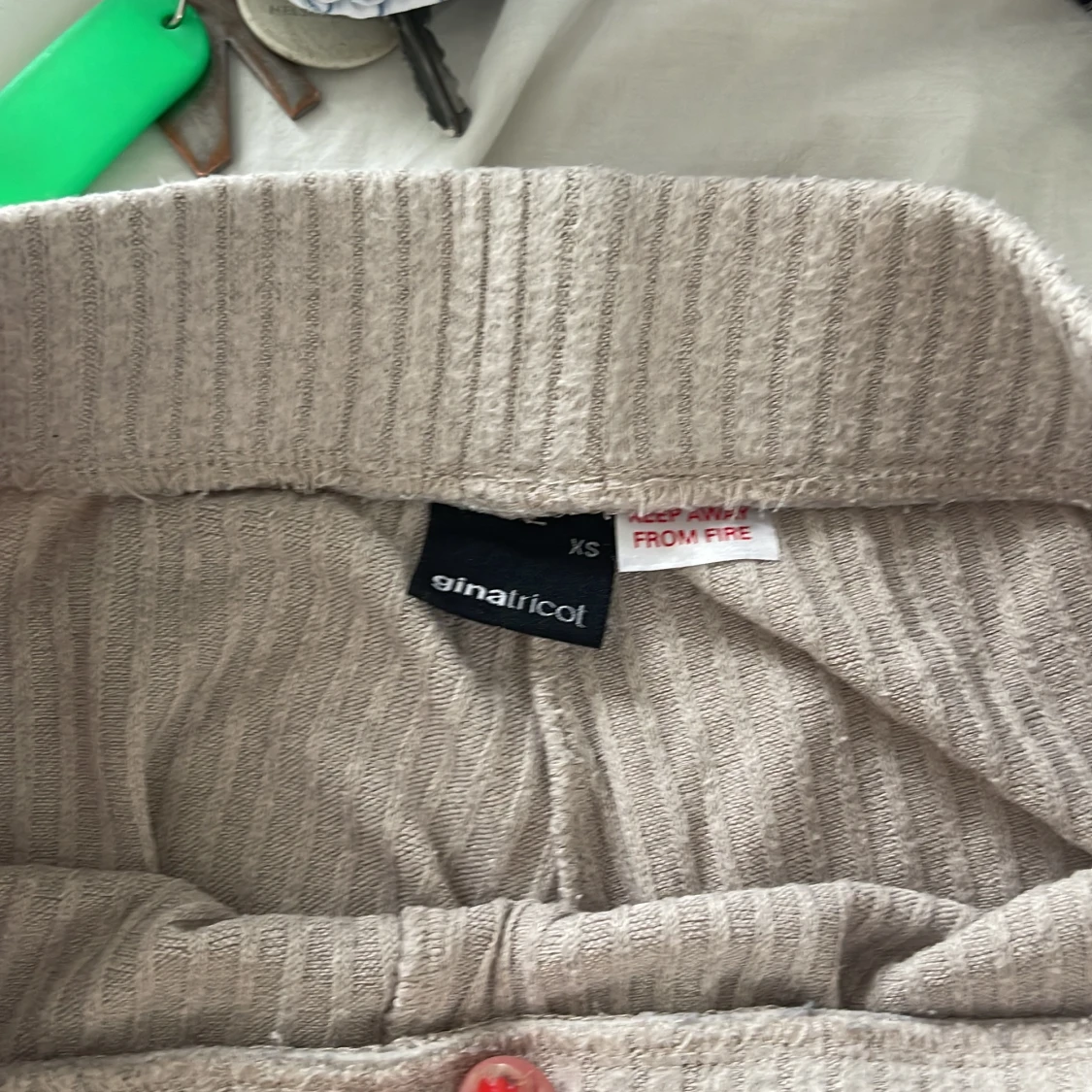 Mysbyxor från Gina tricot  - 90