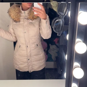 Rock&Blue jacka  - Äkta päls, sällsynt modell. Den kommer inte till användning. Skriv för mer information💞