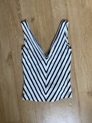 Linne vila - Vitt och marinblått 