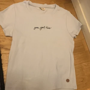 Tröja - Säljs pga inte andvänder längre