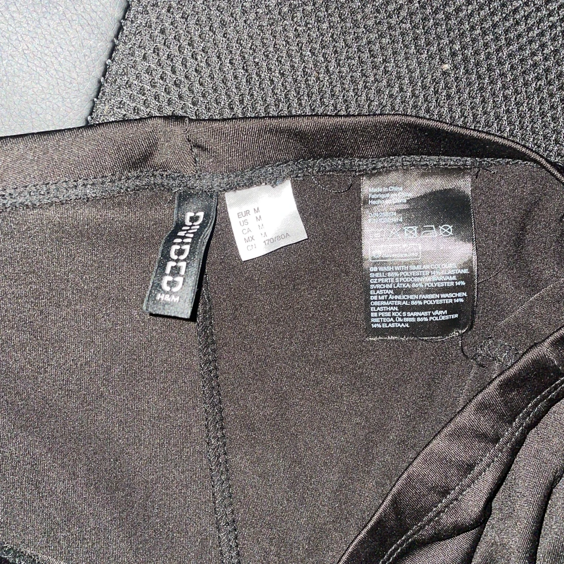 Svarta tygbyxor med band runt midjan - 91