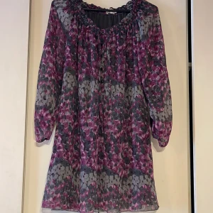 Tunika från isolde - En fin tunika från isolde, bra skick!