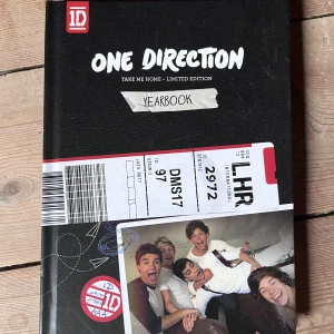 One direction  - 1D bok, cd skiva ingår och i boken finns det autografer/posters på de o massa annat! Jättebra skick och limited edition så det går inte att få tag på längre!