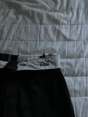 Kostymbyxor  - Super snygga dickies kostymbyxor använda men inget man ser🤍