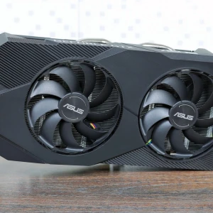 Asus 1660 OC 6gb - Ett grafikkort som köptes för ca 1 och ett halvt år sedan och har fungerat perfekt på Fortnite, Cs och andra moderna spel.