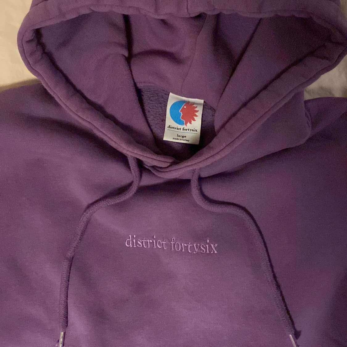 Lila hoodie från district fortysix - 91