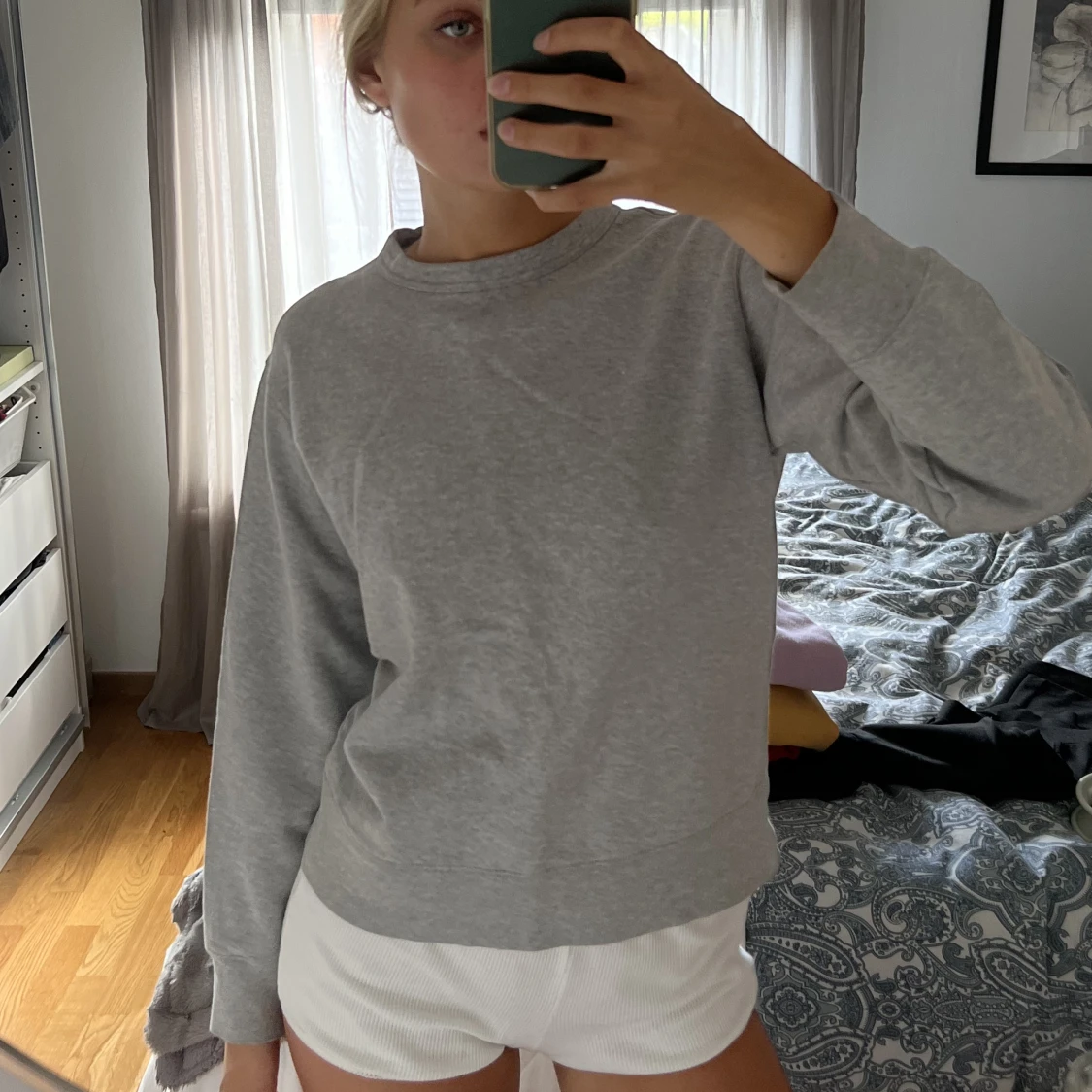 Grå tröja
