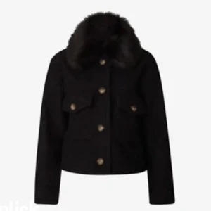 Jacka  - Jätte fin jacka med pälskrage, använd fåtal gånger så som ny, storlek xs/s 💕