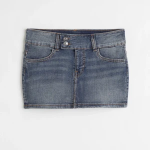 Kjol - Lågmidjad skitfin kjol utsåld överallt ❤️