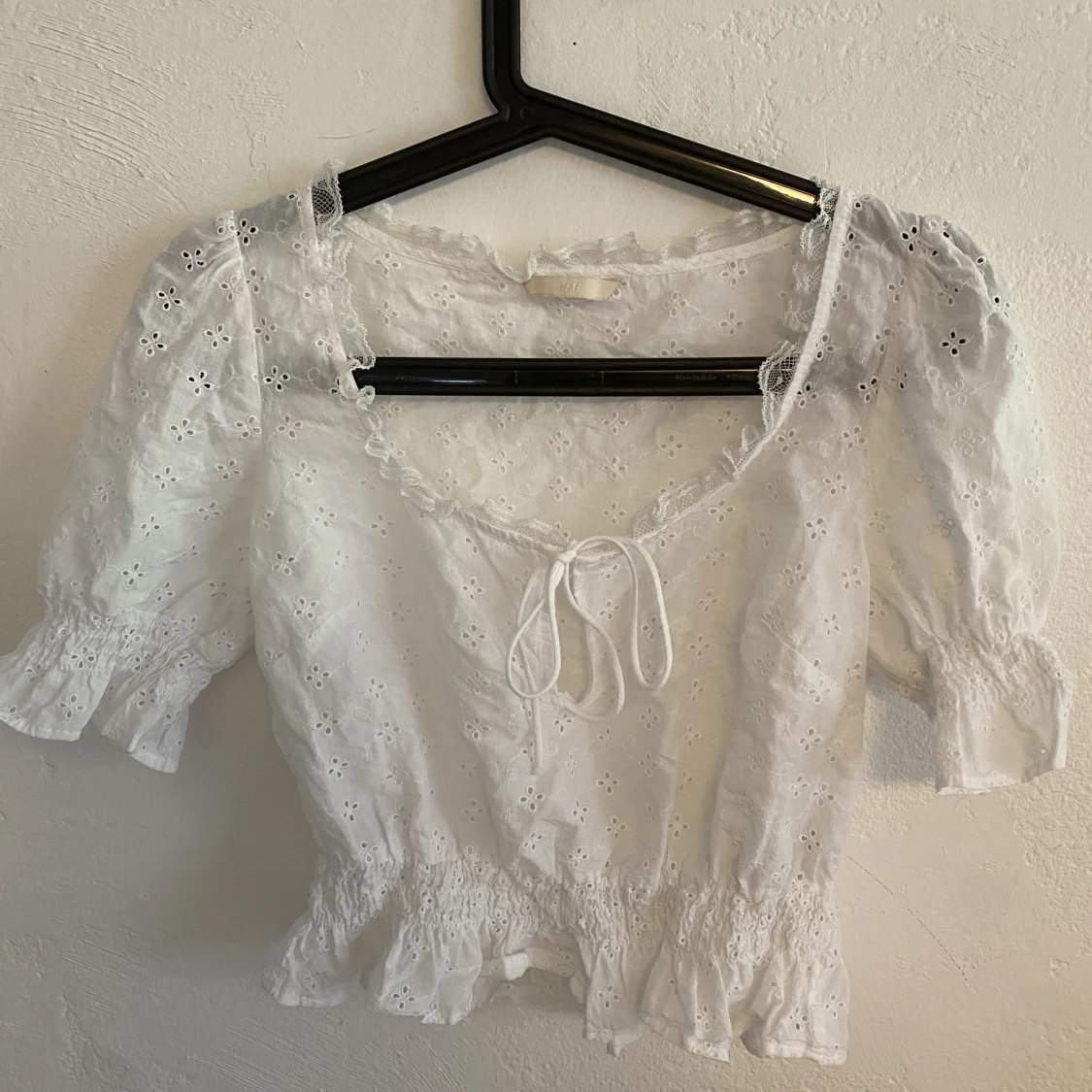 Söt cropped blus från H&M